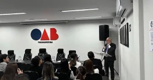 Professor Marco Tura palestra na OAB